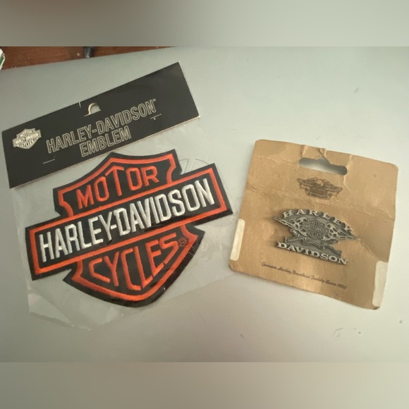 Harley Davidson embroidered emblem plus pin - Picture 1 of 6